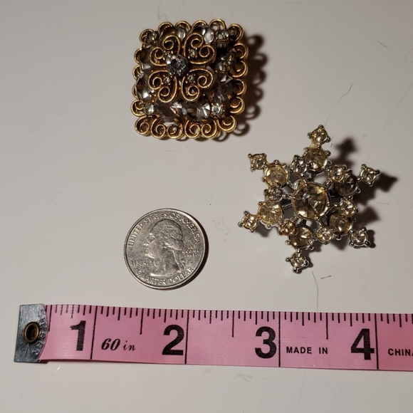 Brooches - Picture 2 of 3